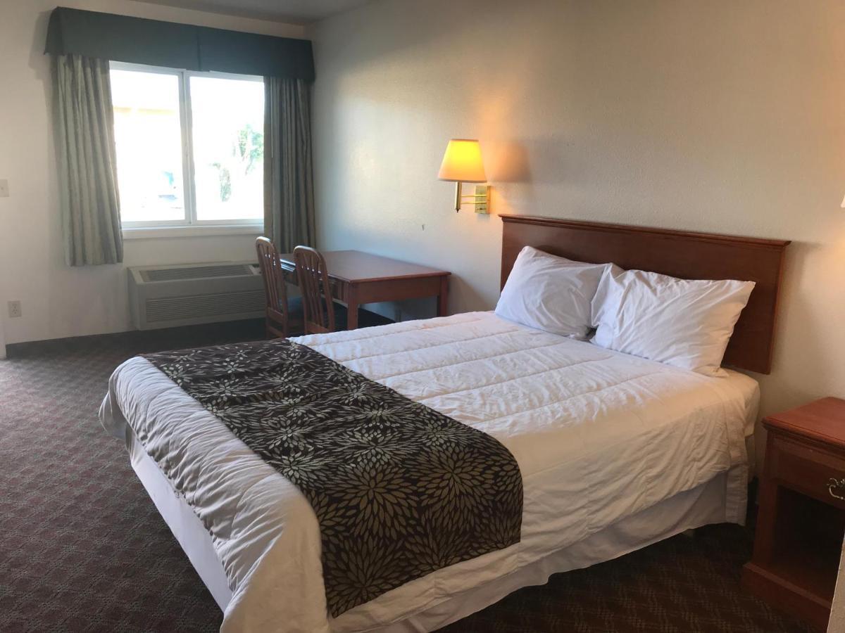 Woodburn Inn Luaran gambar