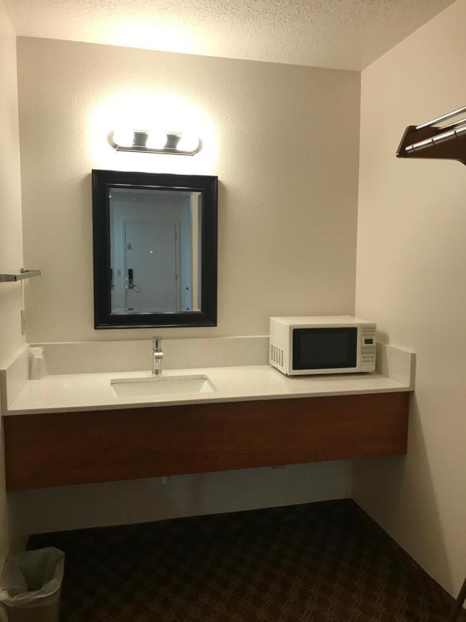 Woodburn Inn Luaran gambar
