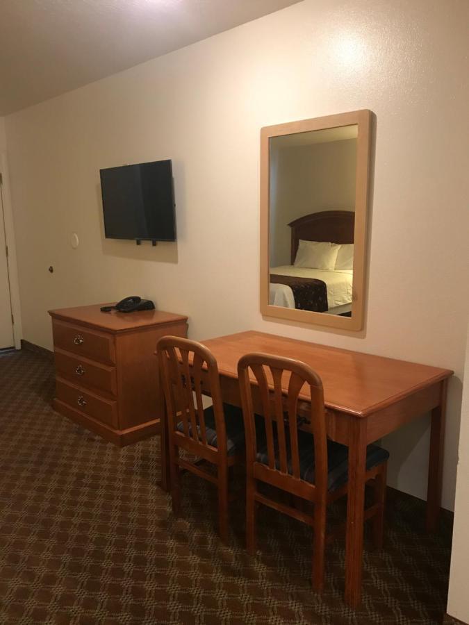 Woodburn Inn Luaran gambar