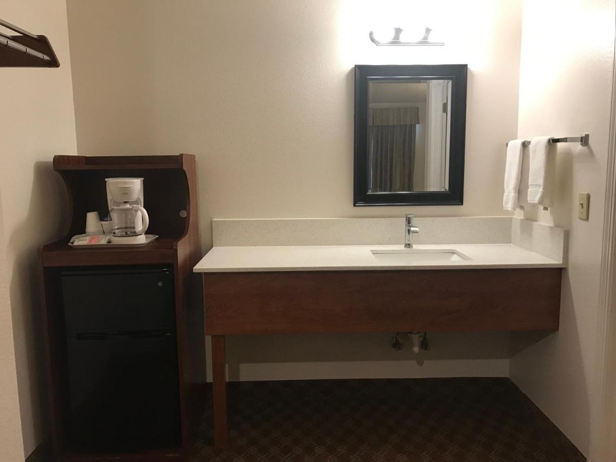Woodburn Inn Luaran gambar